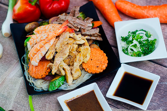 Teppanyaki de Arrachera, Camarón y Pollo