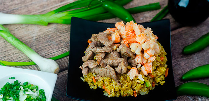 Yakimeshi Camarón y Arrachera